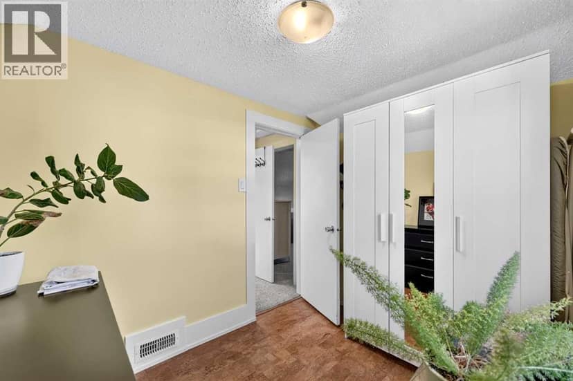 234 8 Street NE — photo 35 of 40
