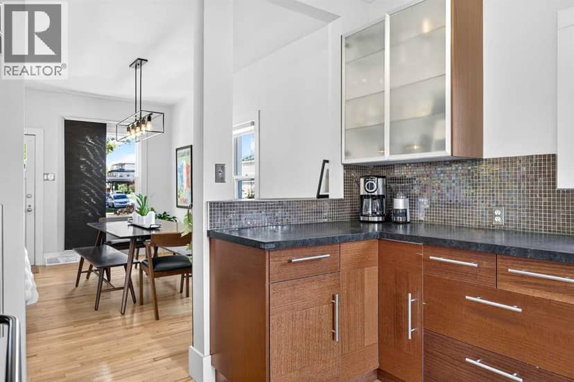 234 8 Street NE — photo 15 of 40