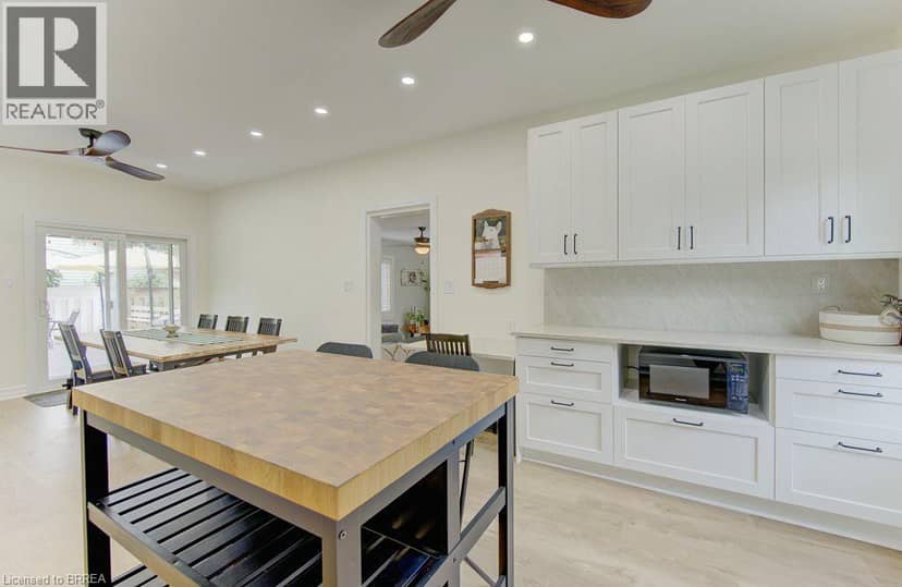 17 AMELIA Street — photo 18 of 40