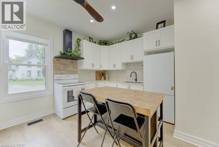 17 AMELIA Street — photo 15 of 40
