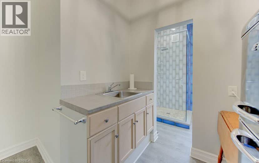 17 AMELIA Street — photo 40 of 40