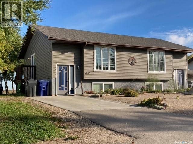 204 A & B 5th AVENUE, Caronport, photo 2