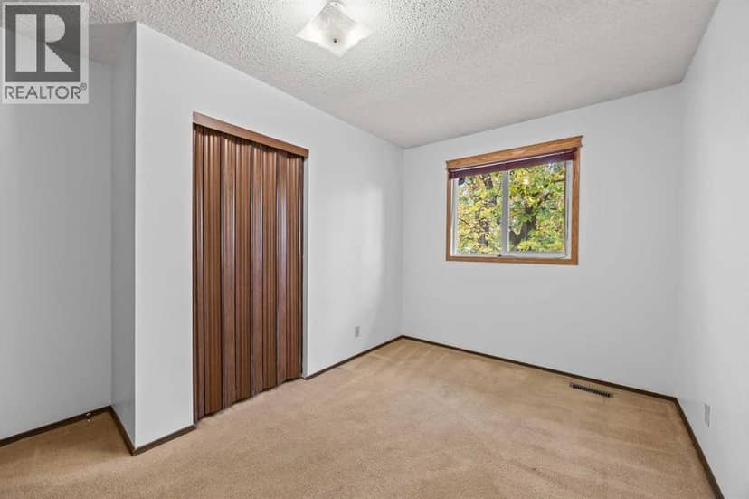 6419B 33 Avenue NW — photo 33 of 40