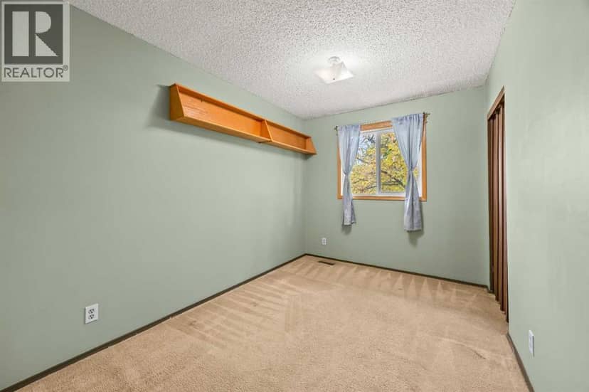 6419B 33 Avenue NW — photo 35 of 40