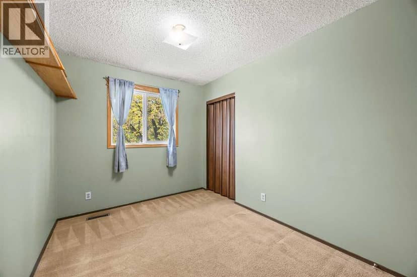 6419B 33 Avenue NW — photo 36 of 40