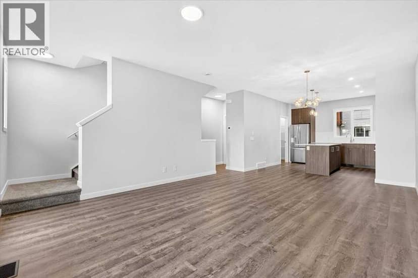 605, 321 Hotchkiss Drive SE — photo 10 of 40