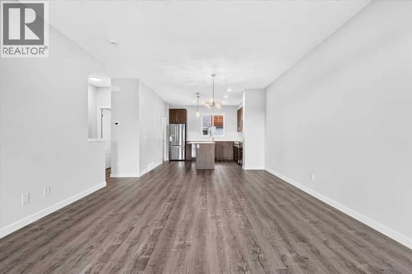 605, 321 Hotchkiss Drive SE — photo 12 of 40