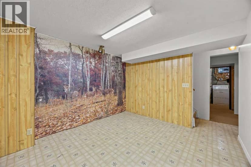 6419B 33 Avenue NW — photo 39 of 40