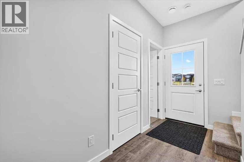 605, 321 Hotchkiss Drive SE, Calgary, photo 3