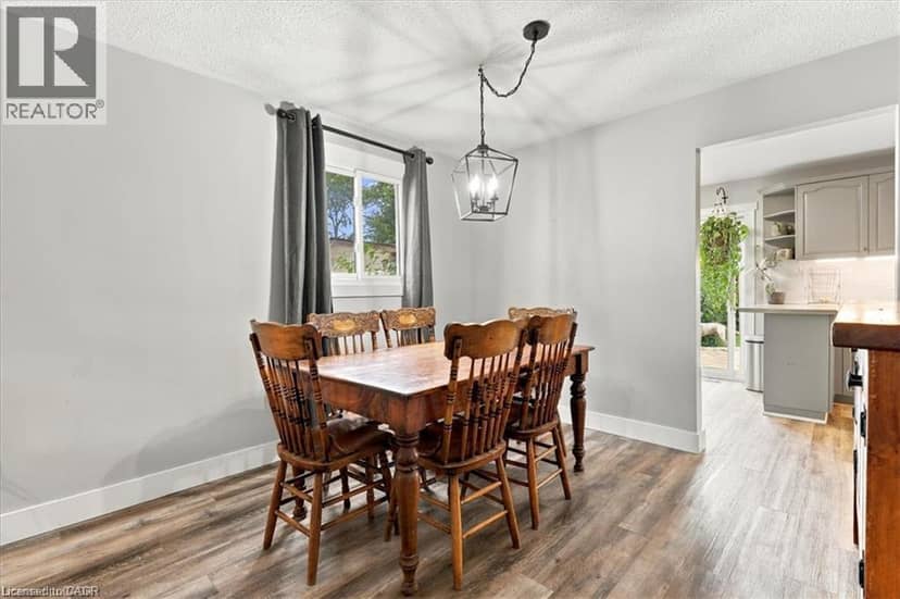 18 FOREST GLEN Court — photo 13 of 39