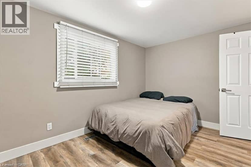 18 FOREST GLEN Court — photo 20 of 39