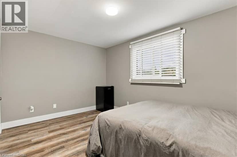 18 FOREST GLEN Court — photo 21 of 39