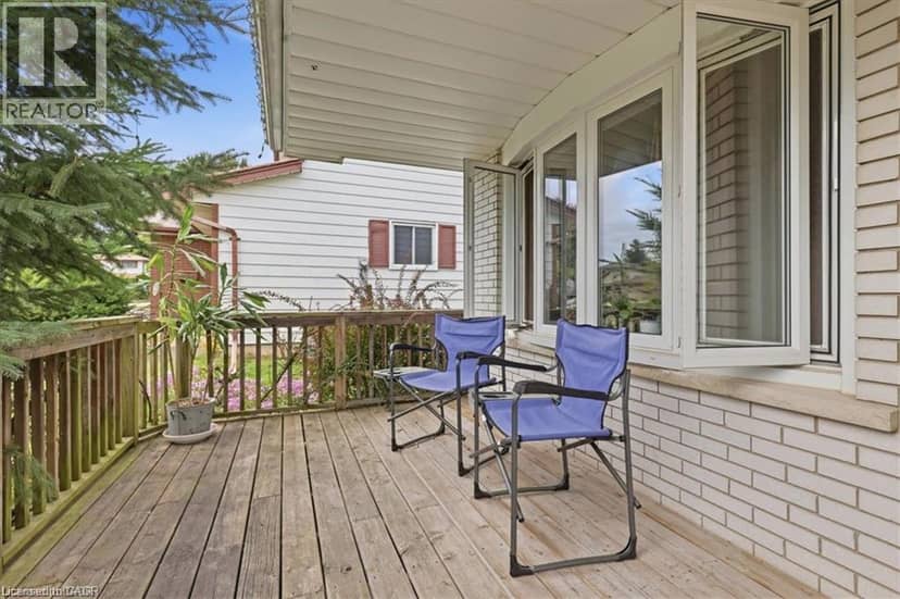 18 FOREST GLEN Court, Kitchener, photo 2