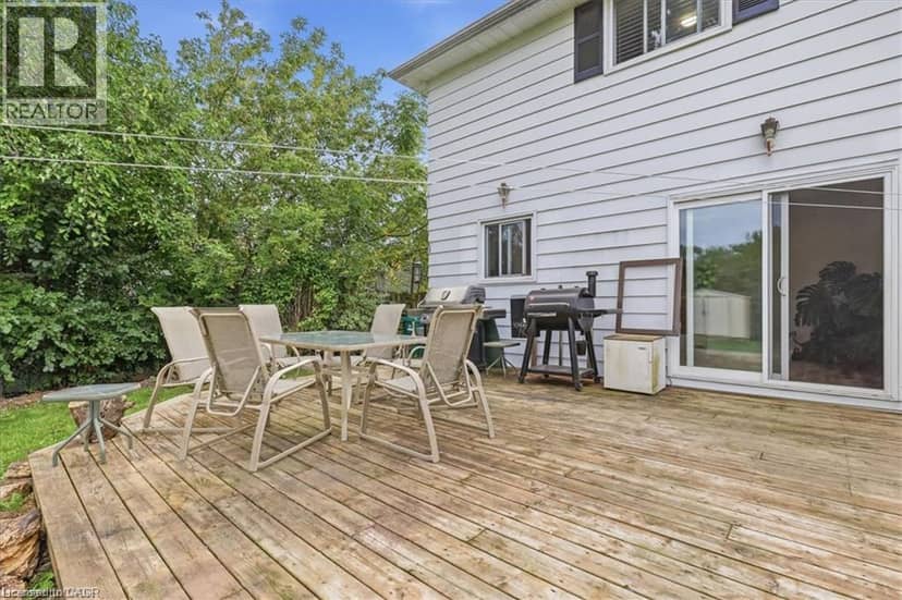 18 FOREST GLEN Court — photo 31 of 39