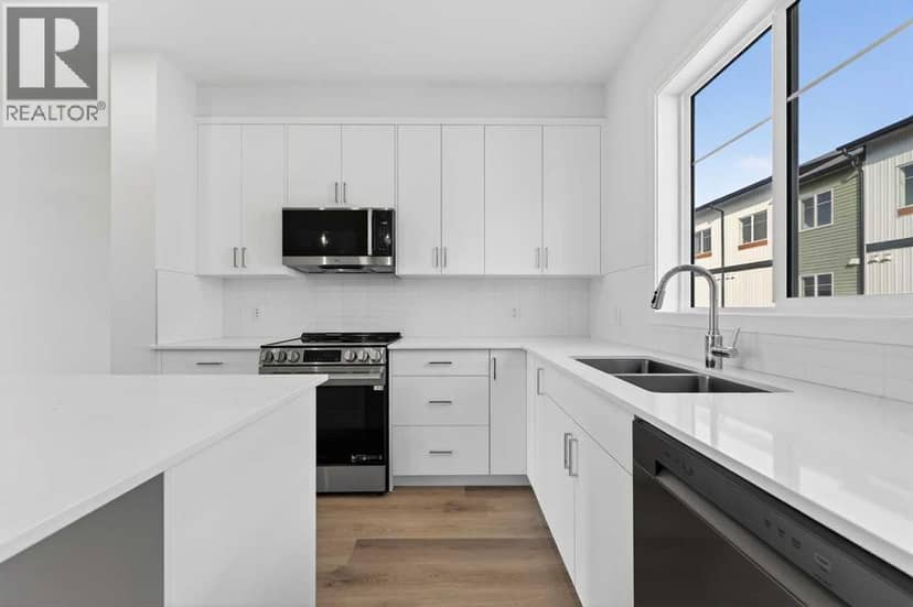 26 Creekside Avenue SW — photo 10 of 30