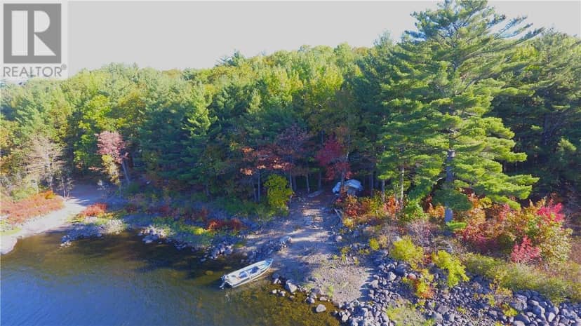 13 Four Mile Island, Alban