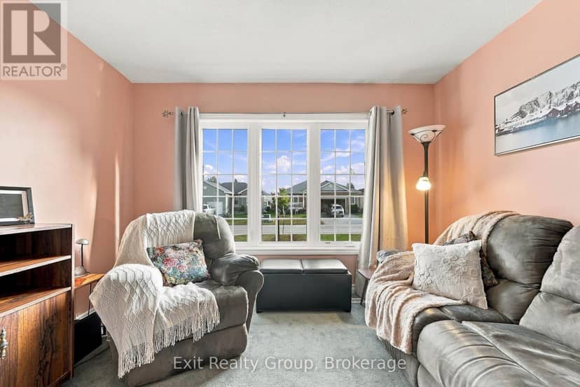 17 Aletha Drive, Prince Edward County, photo 7