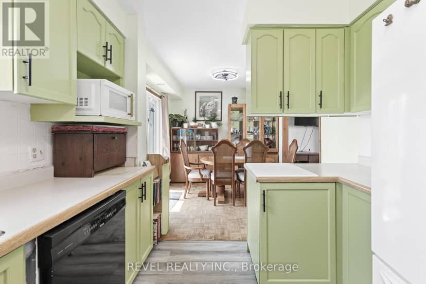 1038 Cresswell Road — photo 12 of 40