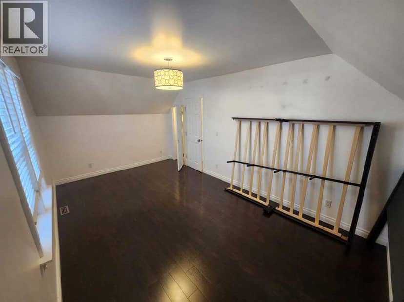 721 6 Street S — photo 10 of 26