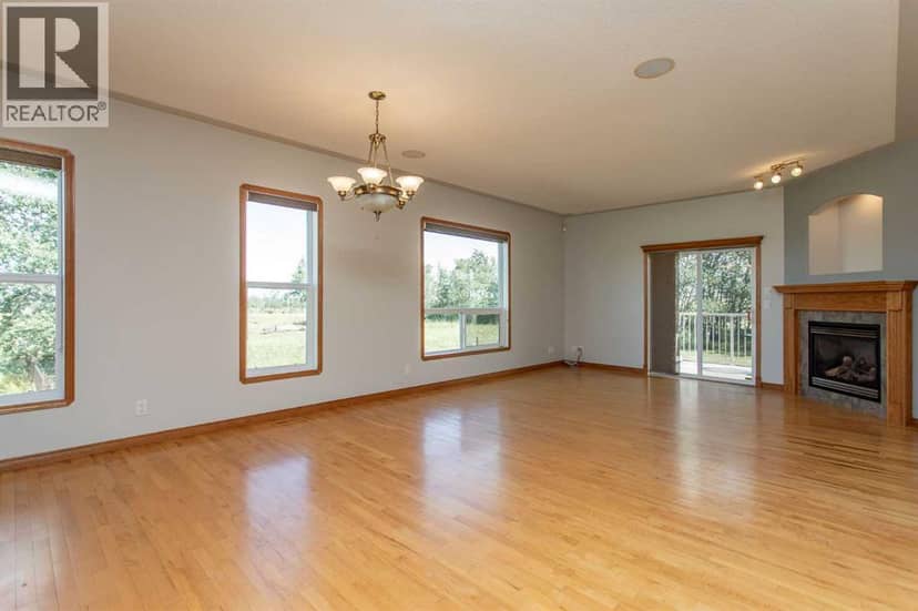 27244 Highway 42, Rural Red Deer County, photo 8