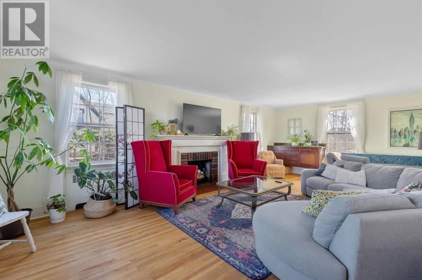 46 BROADWAY Street — photo 10 of 29