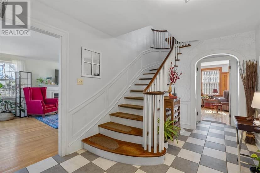 46 BROADWAY Street — photo 12 of 29
