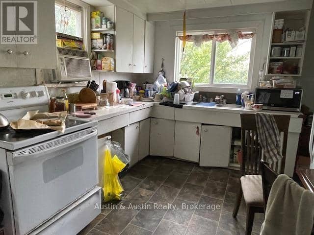 424 & 428 Government Street — photo 10 of 14