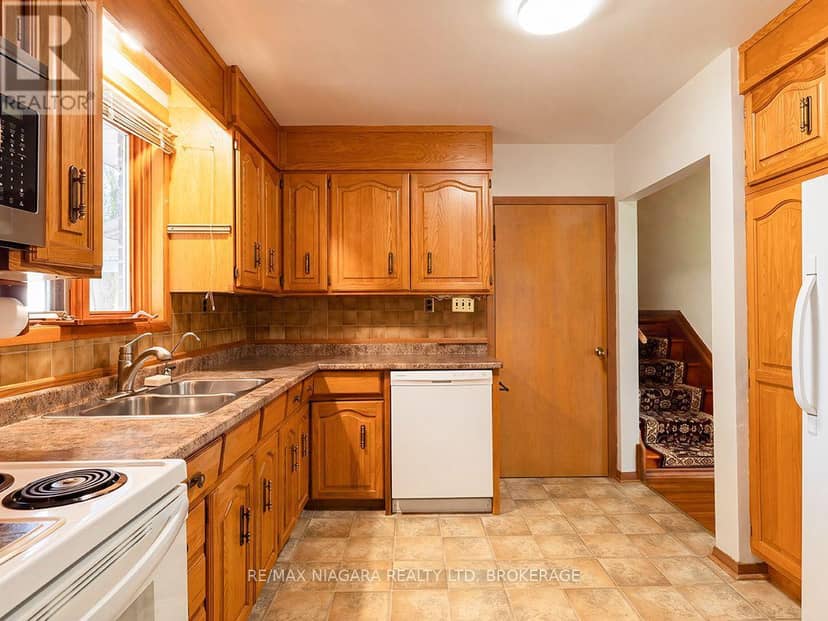 29 Runnymede Road — photo 13 of 38