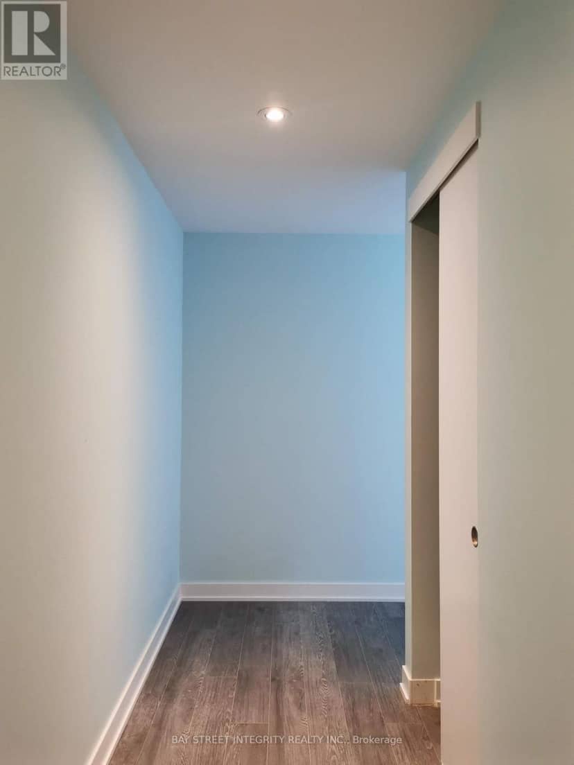 2607 - 185 Roehampton Avenue — photo 38 of 40