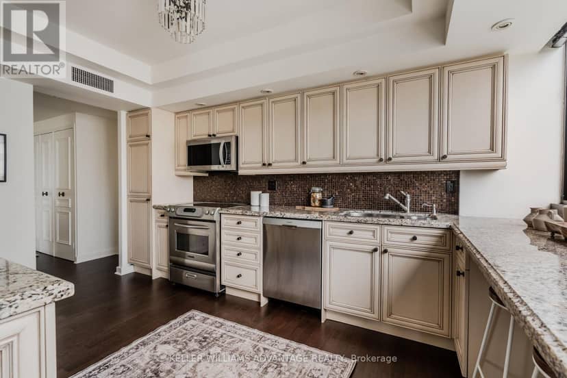 401 - 616 Avenue Road — photo 13 of 35