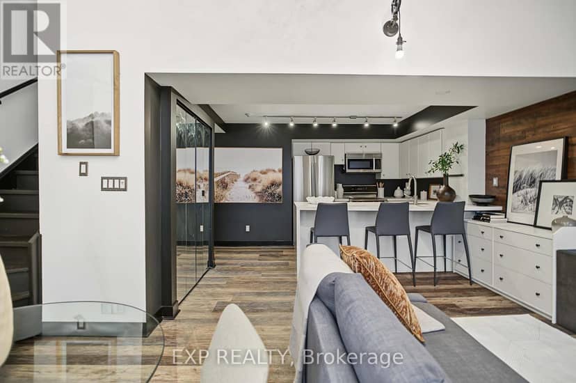 323 - 21 Earl Street — photo 13 of 22