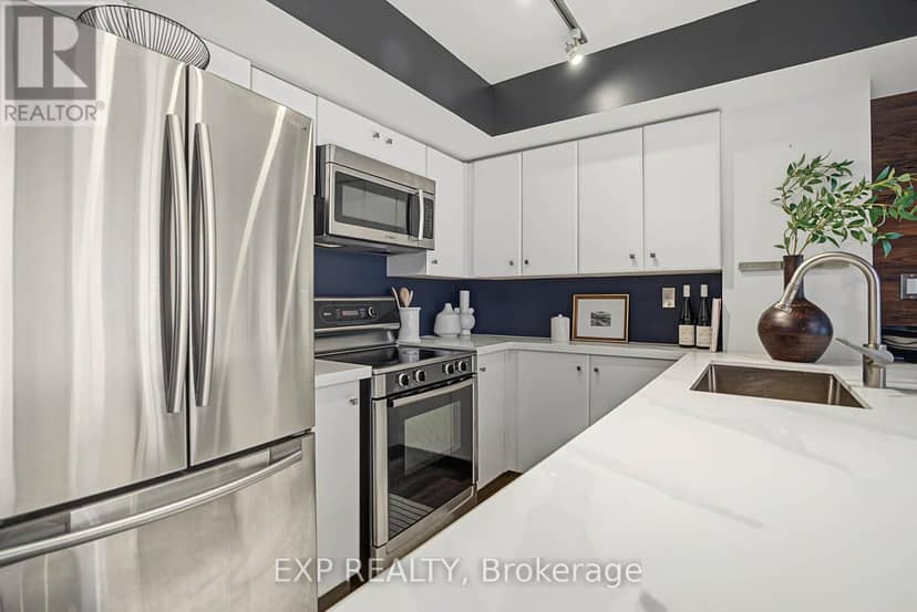 323 - 21 Earl Street, Toronto, photo 2