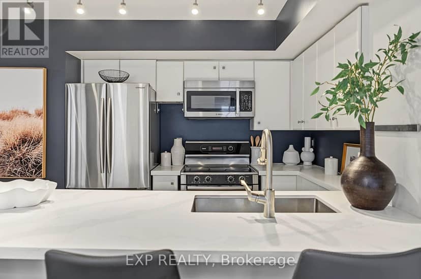 323 - 21 Earl Street, Toronto, photo 3