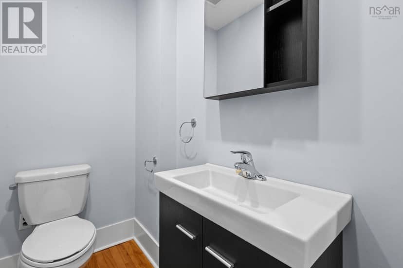 1643 Chestnut Street — photo 21 of 40
