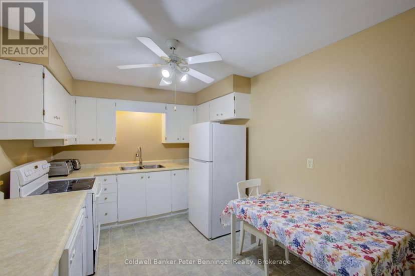 640 Hunter Street — photo 12 of 36