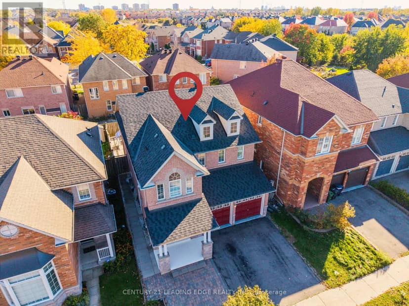 13 Boulderbrook Drive, Toronto, photo 2