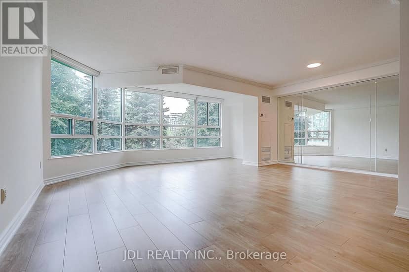 219 - 7825 Bayview Avenue — photo 11 of 40