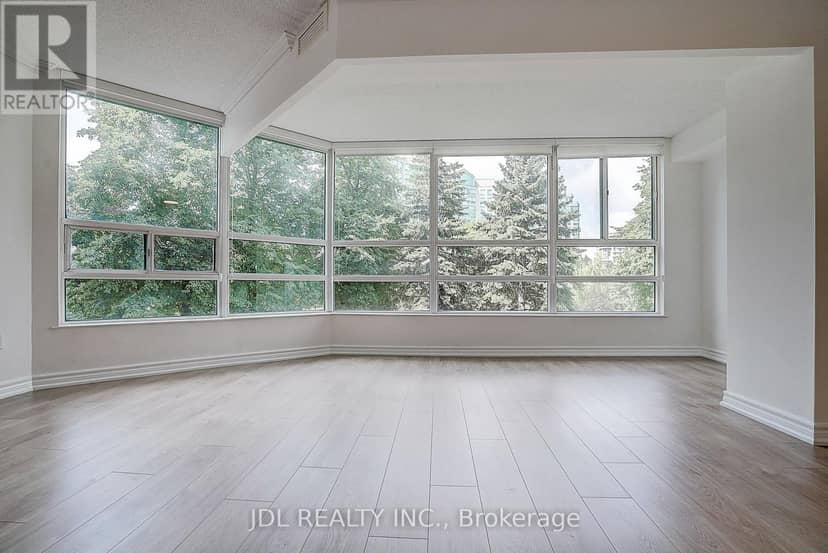 219 - 7825 Bayview Avenue — photo 15 of 40