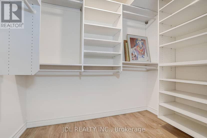 219 - 7825 Bayview Avenue — photo 28 of 40