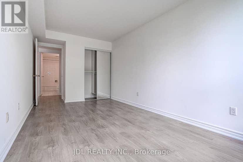 219 - 7825 Bayview Avenue — photo 32 of 40