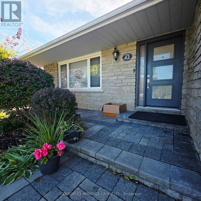 42 Fred Valley Drive, Markham, photo 3