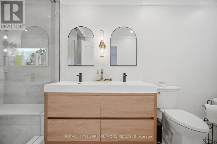 169 Venice Gate Drive — photo 24 of 40