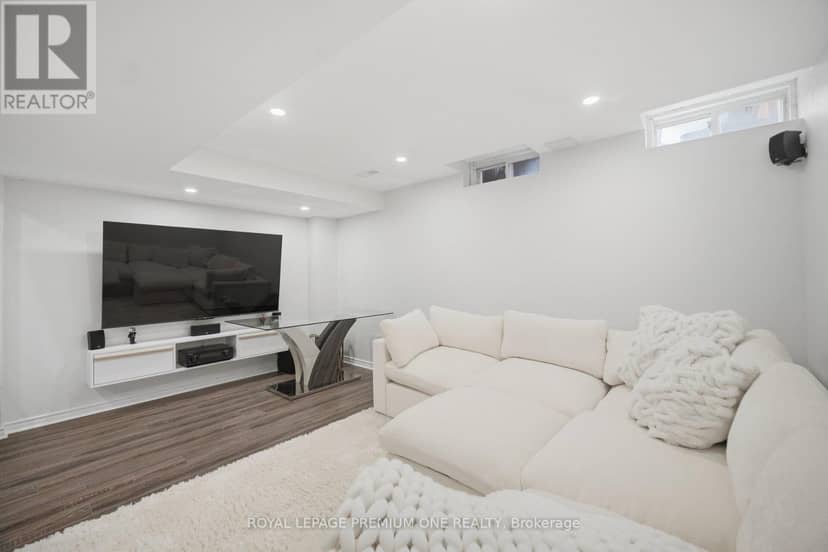 169 Venice Gate Drive — photo 39 of 40
