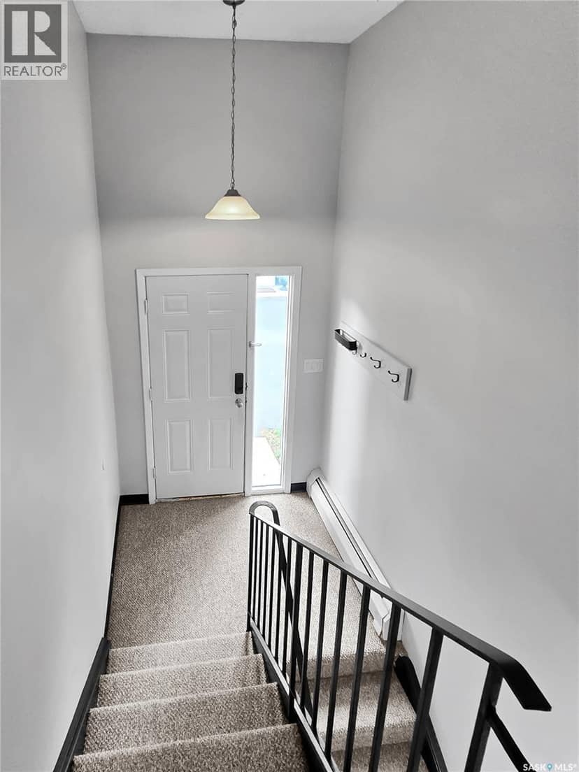 1625 Thompson AVENUE — photo 10 of 26