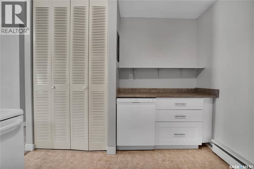 1625 Thompson AVENUE — photo 9 of 26