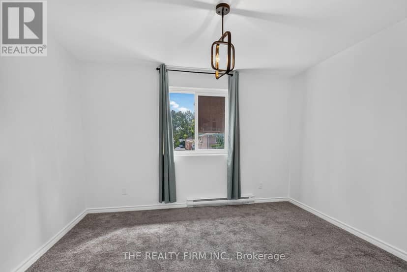 88 - 1919 Trafalgar Street — photo 18 of 26