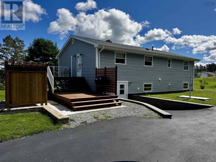 110 De Raymond St. — photo 34 of 40
