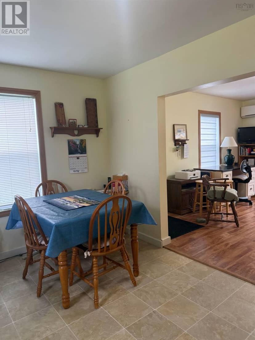 186 PORT BICKERTON VILLAGE Road — photo 12 of 24