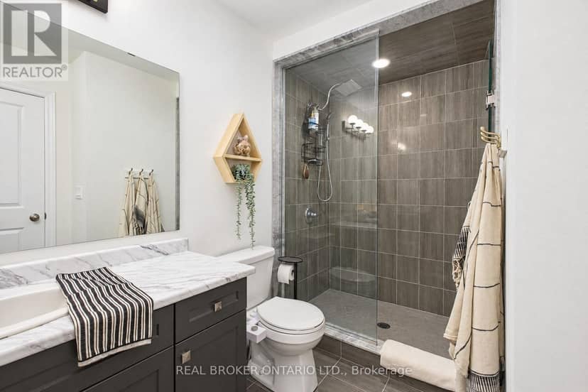 60 Starling Drive — photo 23 of 39