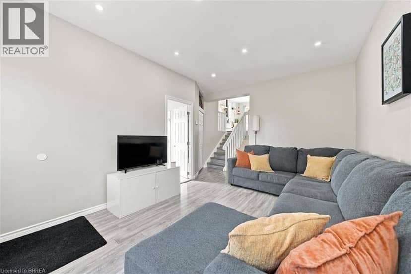 41 GORDON Street, Brantford, photo 5